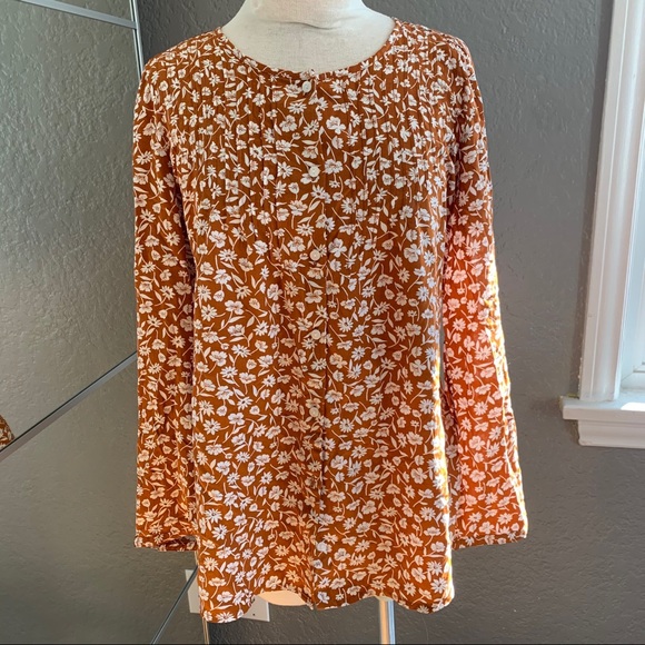 NWT Floral blouse - Picture 1 of 4